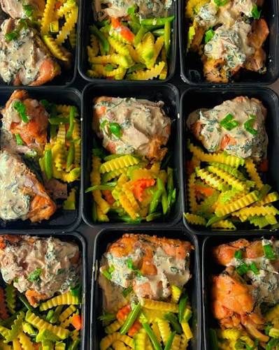 Creamy chicken pasta diet meal boxes