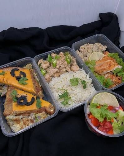 Cheesy toast with grilled chicken diet meals